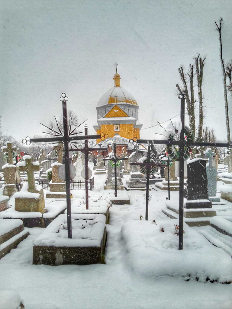 Cmentarz i cerkiew w Zarudcach.
